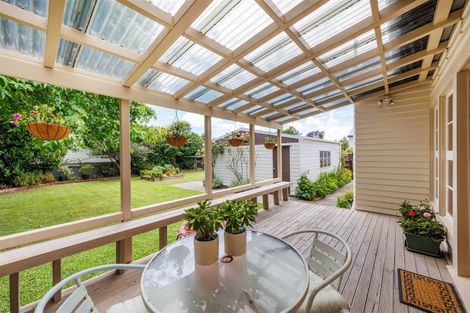 Photo of property in 247 College Street, West End, Palmerston North, 4412