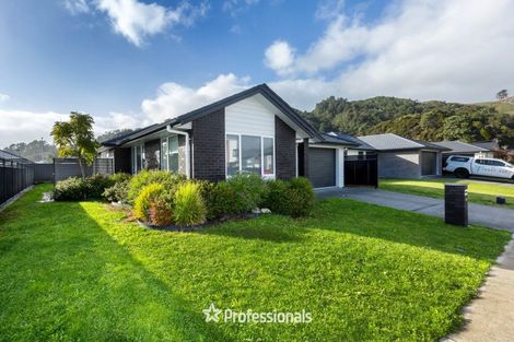 Photo of property in 107 Mawai Hakona Drive, Wallaceville, Upper Hutt, 5018