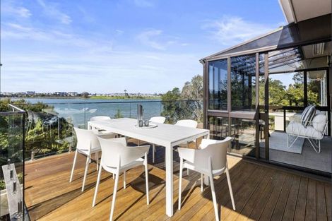 Photo of property in 27 Ferry Parade, Herald Island, Auckland, 0618