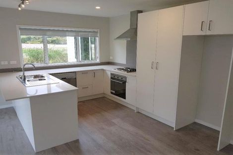 Photo of property in 9 Josh Road, Huapai, Kumeu, 0810