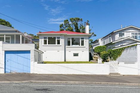 Photo of property in 4 Melrose Road, Island Bay, Wellington, 6023