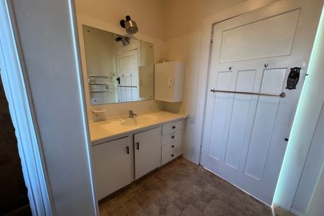 Photo of property in 2 Hamlin Road, Mount Wellington, Auckland, 1060