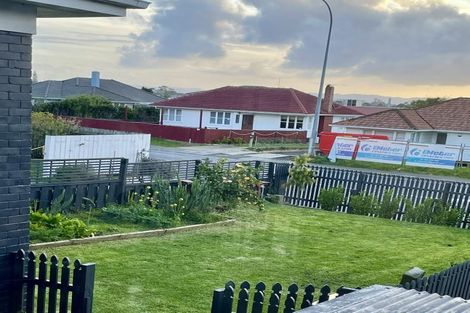 Photo of property in 94 Hillsborough Road, Hillsborough, Auckland, 1042