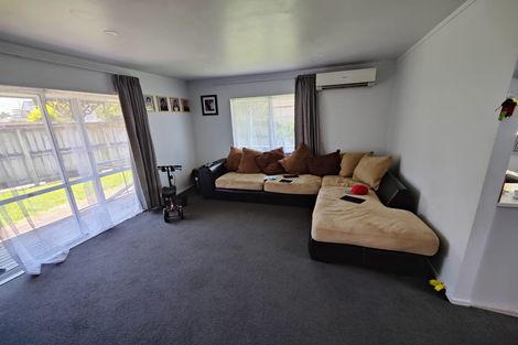 Photo of property in 2/23 Porchester Road, Papakura, 2110