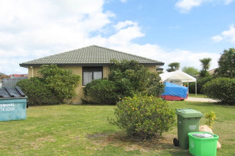 Photo of property in 42 Maesbury Close, Papamoa Beach, Papamoa, 3118