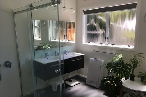 Photo of property in 3a Sydenham Street, Northland, Wellington, 6012