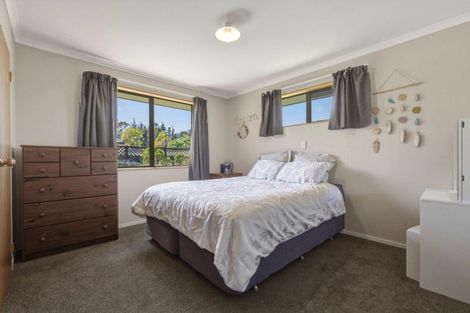 Photo of property in 11 Alpine Grove, Kelvin Grove, Palmerston North, 4414