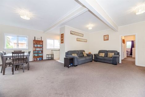 Photo of property in 60 Waimumu Road, Massey, Auckland, 0614