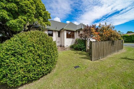 Photo of property in 2 Inglewood Place, Avonhead, Christchurch, 8042