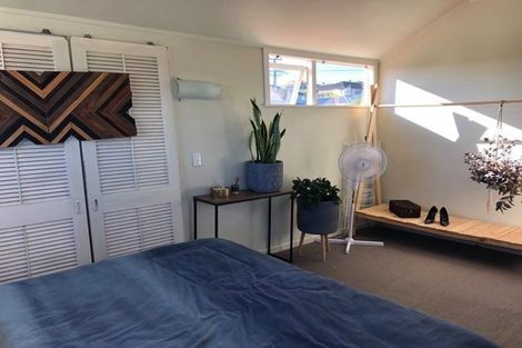 Photo of property in 20 Dallinghoe Crescent, Milford, Auckland, 0620