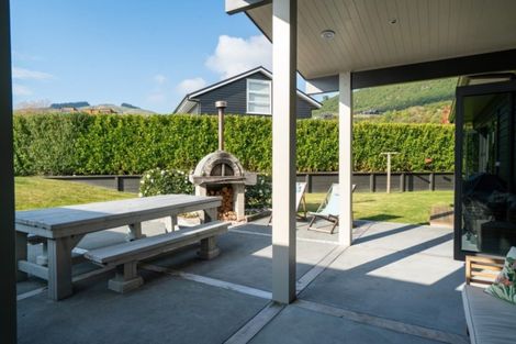 Photo of property in 5 Peregrine Place, Kinloch, Taupo, 3377