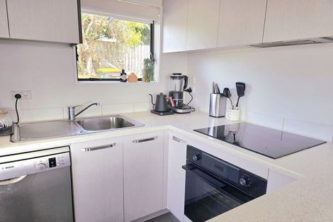 Photo of property in 18 Kahurangi Place, Snells Beach, 0920