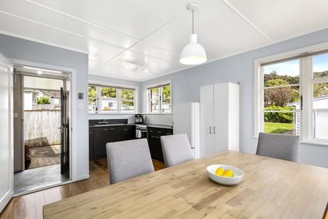 Photo of property in 16 Cleland Crescent, Naenae, Lower Hutt, 5011