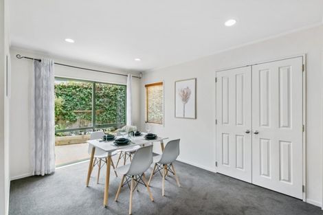 Photo of property in 2/6 Pat O'connor Place, Manurewa, Auckland, 2105