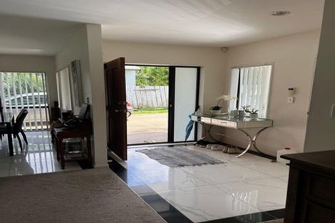 Photo of property in 125a Millbrook Road, Sunnyvale, Auckland, 0612