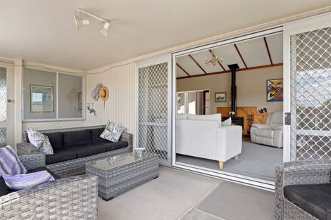 Photo of property in 33 Caesar Road, Ormond, Gisborne, 4071