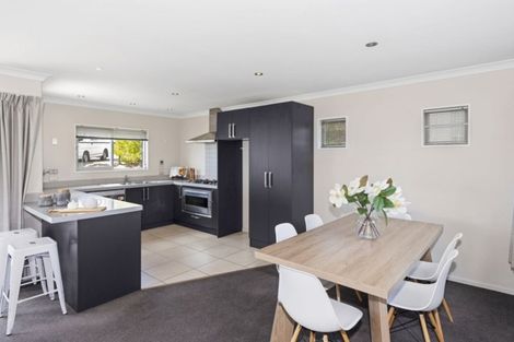 Photo of property in 17 Mandalay Lane, Redcliffs, Christchurch, 8081