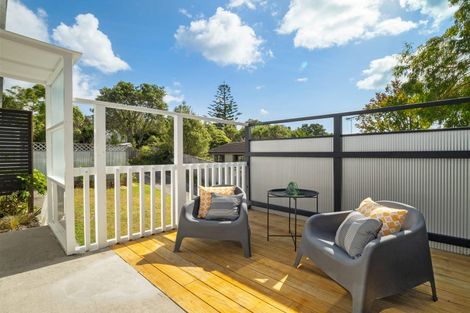 Photo of property in 6a Tallington Crescent, Torbay, Auckland, 0630