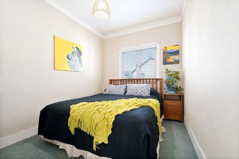 Photo of property in 9 Koromiko Street, New Lynn, Auckland, 0600