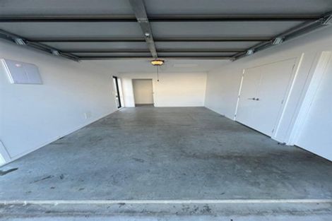 Photo of property in 3157 Great North Road, New Lynn, Auckland, 0600