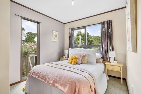 Photo of property in 59 Chapman Street, Newlands, Wellington, 6037