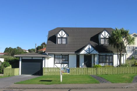 Photo of property in 1/35 Bracken Road, Paparangi, Wellington, 6037