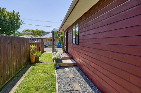 Photo of property in 1a Pearce Crescent, Taita, Lower Hutt, 5011