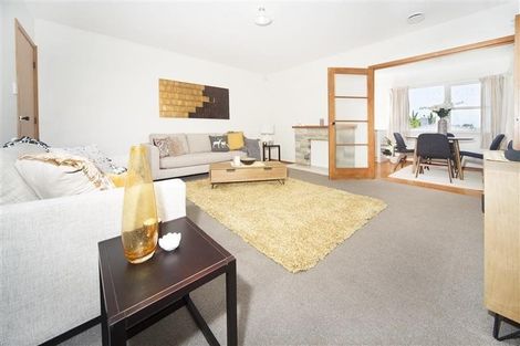 Photo of property in 39 Lynden Avenue, Hillcrest, Auckland, 0627