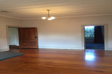 Photo of property in 1-2/82a Commissariat Road, Mount Wellington, Auckland, 1060