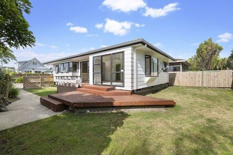 Photo of property in 11b Bay Street, Red Beach, 0932