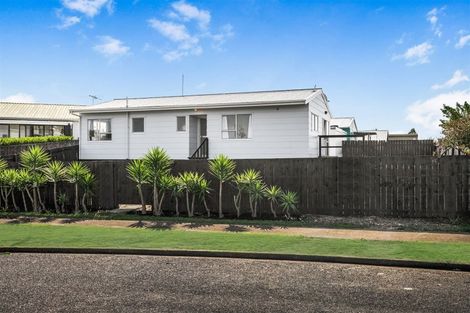 Photo of property in 1/10 Kennington Drive, Clendon Park, Auckland, 2103