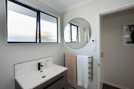 Photo of property in 2/9 Stacey Place, Woolston, Christchurch, 8062