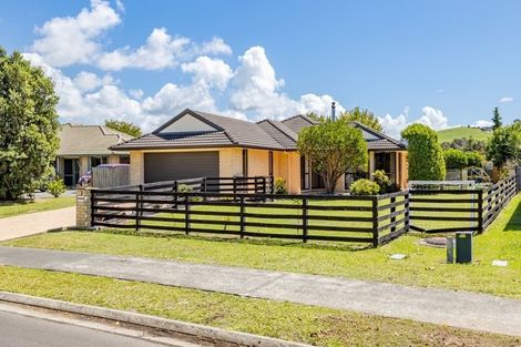 Photo of property in 14 Nautical Drive, Haruru, 0204