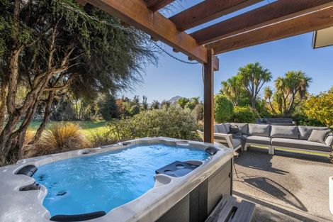 Photo of property in 916 Aubrey Road, Albert Town, Wanaka, 9305