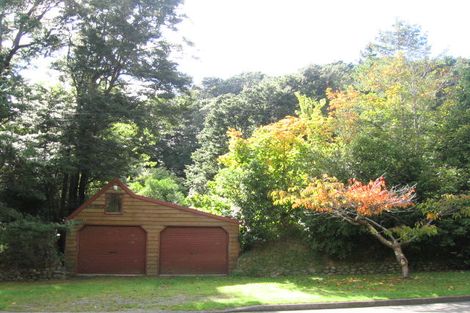 Photo of property in 53 Blue Mountains Road, Pinehaven, Upper Hutt, 5019