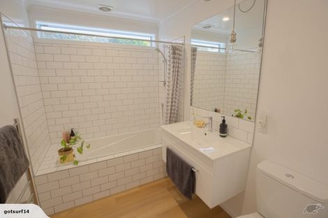 Photo of property in 26 Rarangi Way, Owhiro Bay, Wellington, 6023