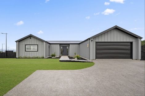 Photo of property in 2 Seven Oaks Drive, Kinloch, Taupo, 3377