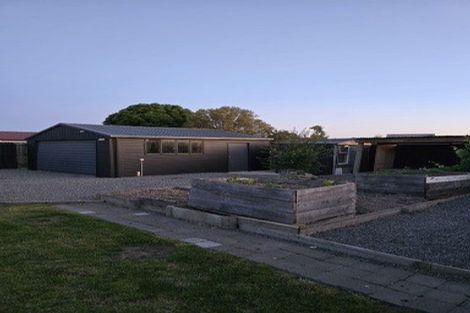 Photo of property in 22 Amberley Beach Road, Amberley, 7410