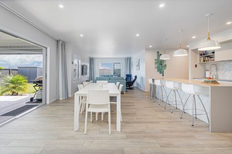 Photo of property in 8 Onerere Drive, Whitianga, 3510