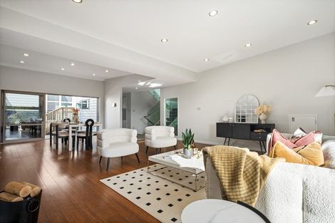 Photo of property in 10 Bayside Drive, Browns Bay, Auckland, 0630