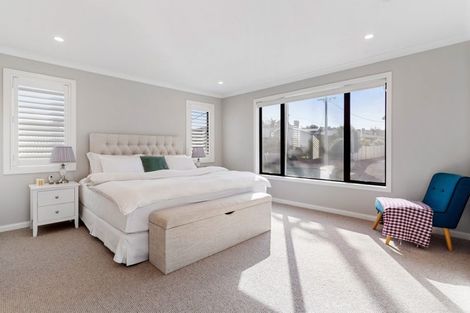 Photo of property in 6 Bevyn Street, Castor Bay, Auckland, 0620