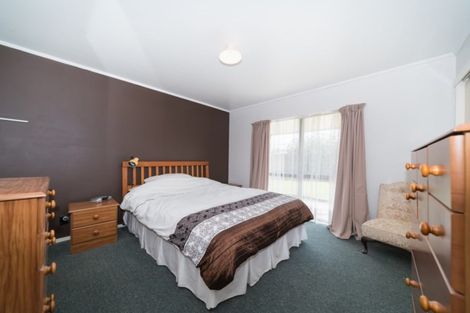 Photo of property in 27 Charles Cross Street, Longburn, Palmerston North, 4412
