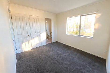 Photo of property in 8 Taha Road, Te Atatu South, Auckland, 0610