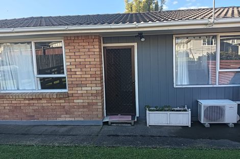 Photo of property in 2/27 Miro Street, New Lynn, Auckland, 0600
