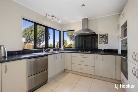 Photo of property in 28 Ocean View Road, Waihi Beach, 3611