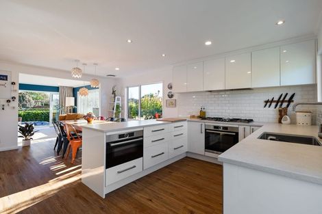 Photo of property in 41 Rosedale Crescent, Cloverlea, Palmerston North, 4412