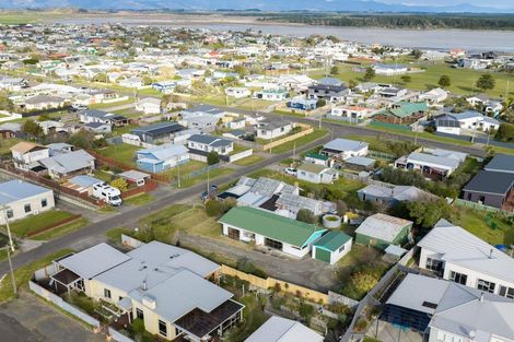 Photo of property in 6 Warren Street, Foxton Beach, Foxton, 4815