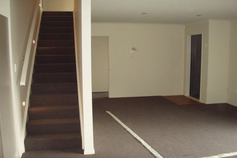 Photo of property in 32a Miles Crescent, Newlands, Wellington, 6037