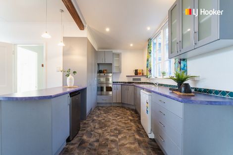 Photo of property in 6 Marion Street, Macandrew Bay, Dunedin, 9014