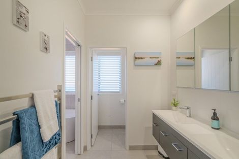 Photo of property in 3 Roseberry Place, Whitianga, 3510